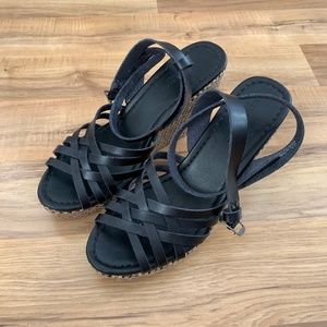 WOMENS SIZE 9 AMERICAN EAGLE BLACK OPEN TOE WEDGE